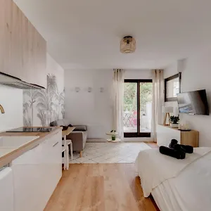https://studio-place-dupuy.midi-pyreneeshotels.com